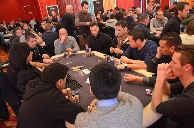 Tafel Bacchus-Jackgo | 2015/01 - Utrecht Poker Series - 700 eu Main Event 